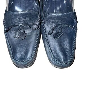 Vaneli Women's Navy Blue‎ Leather Moccasin Loafers Size 8.5 S Narrow Casual